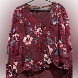 White House Black Market Floral Burgundy Women's Top
14